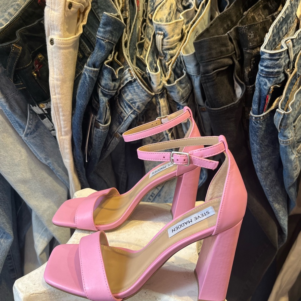 Steve Madden - Tia Block Heel Vegan Leather Sandal Heels - Rose Pink Brand new - Picture 4 of 5